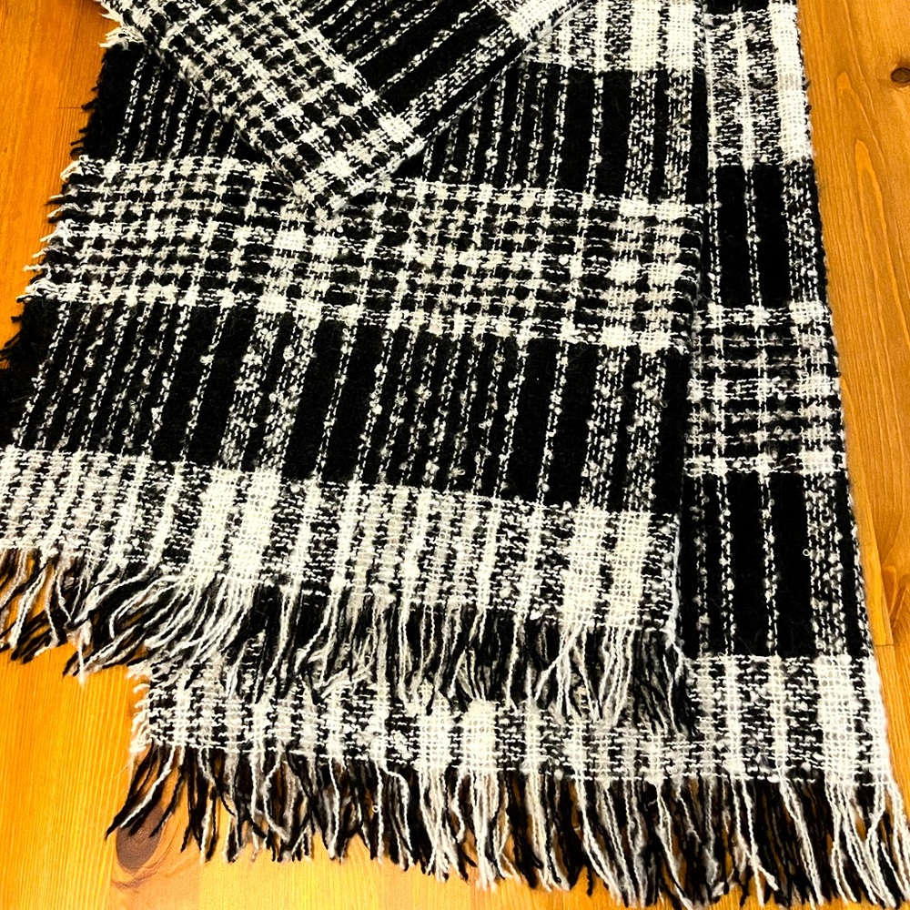 Large Scarf, Black and White Plaid